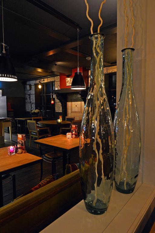 Cafe Brasserie Het Heerenhuis Het Kalf Ruang foto