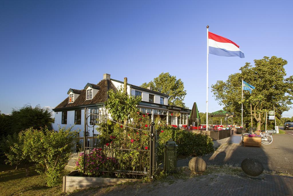 Cafe Brasserie Het Heerenhuis Het Kalf Bagian luar foto
