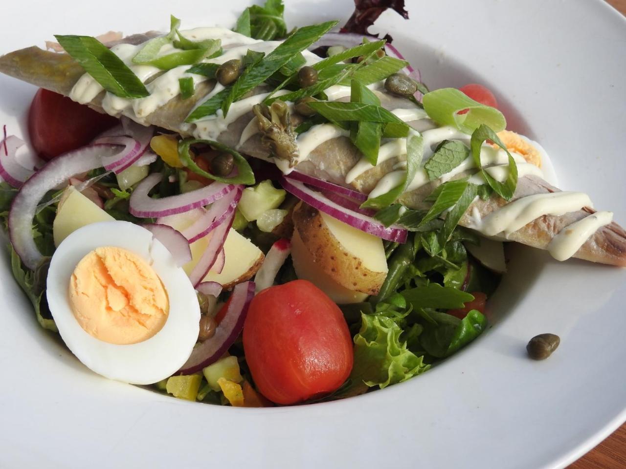 Cafe Brasserie Het Heerenhuis Het Kalf Bagian luar foto